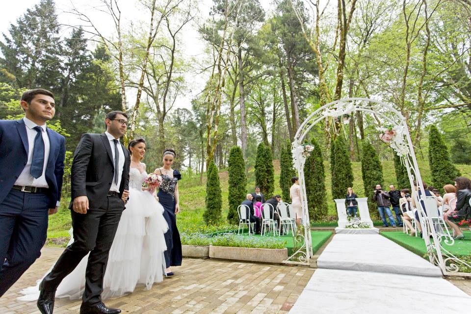  _827_https://easyweddinggeorgia.com/wp-content/uploads/batumi-georgia-winter-wedding-1.jpg