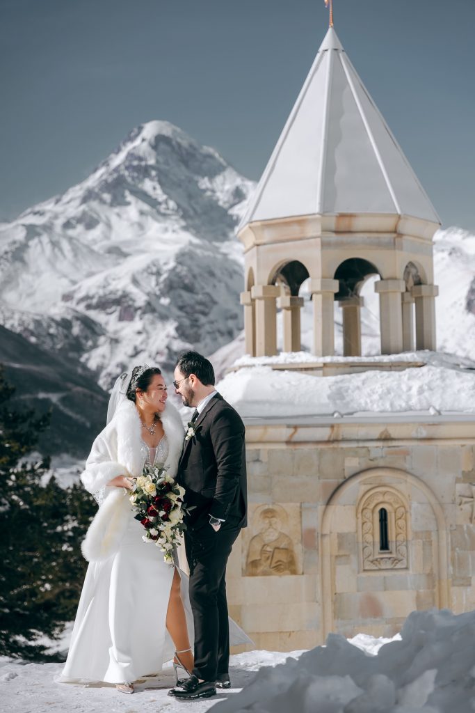 couple wedding ceremony in Georgia mountains