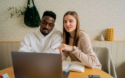 Couple completing legal process to get married in Georgia within 24–48 hours